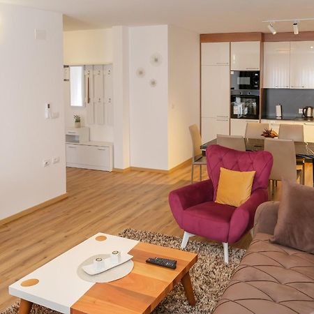 Nest Apartments Gjakova Экстерьер фото