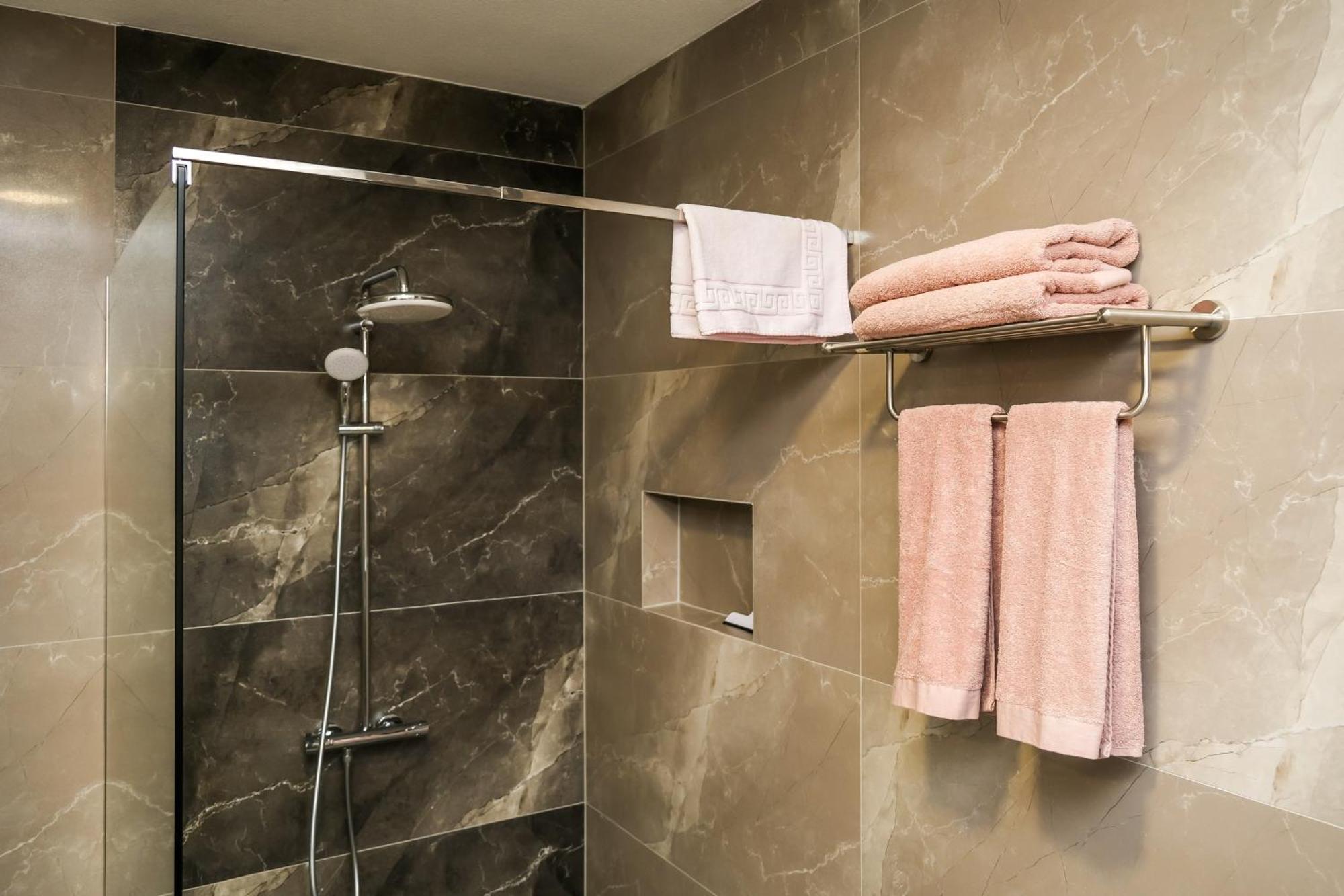 Nest Apartments Gjakova Экстерьер фото