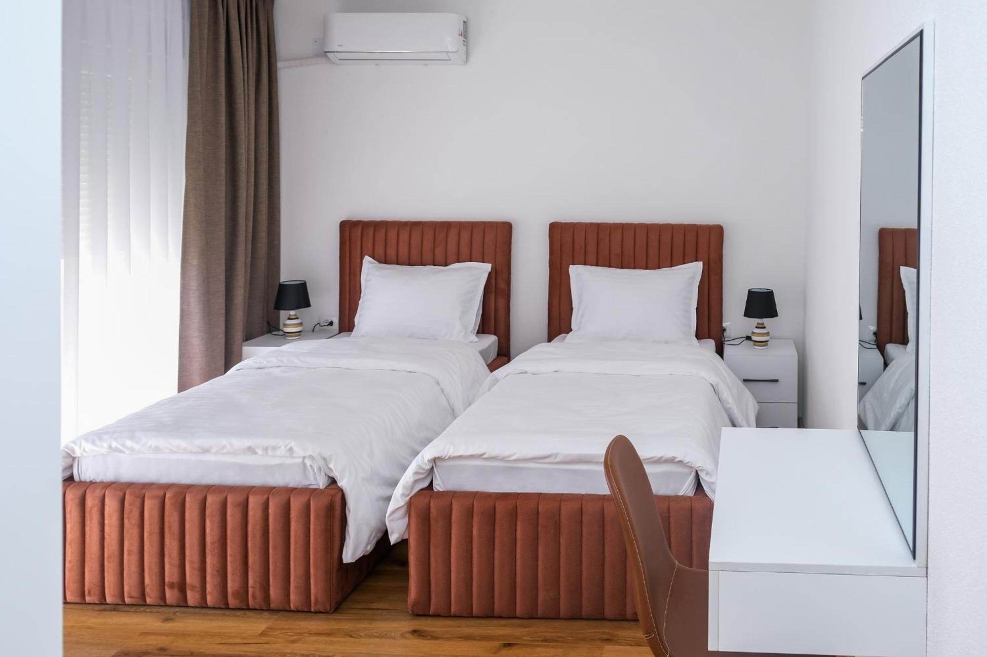 Nest Apartments Gjakova Экстерьер фото
