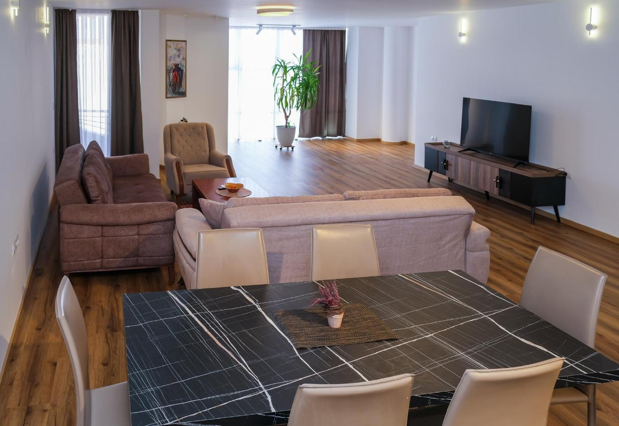 Nest Apartments Gjakova Экстерьер фото