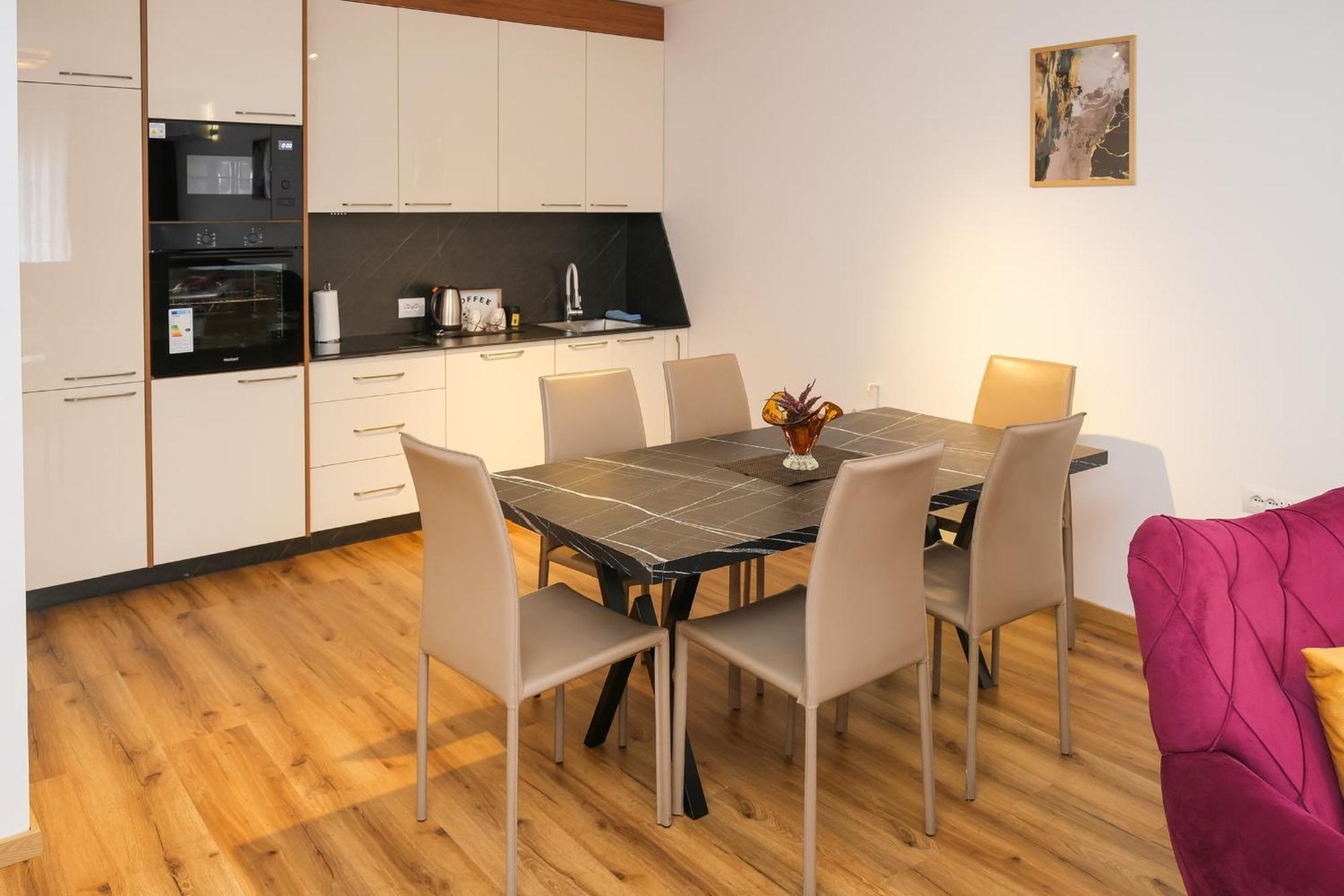 Nest Apartments Gjakova Экстерьер фото