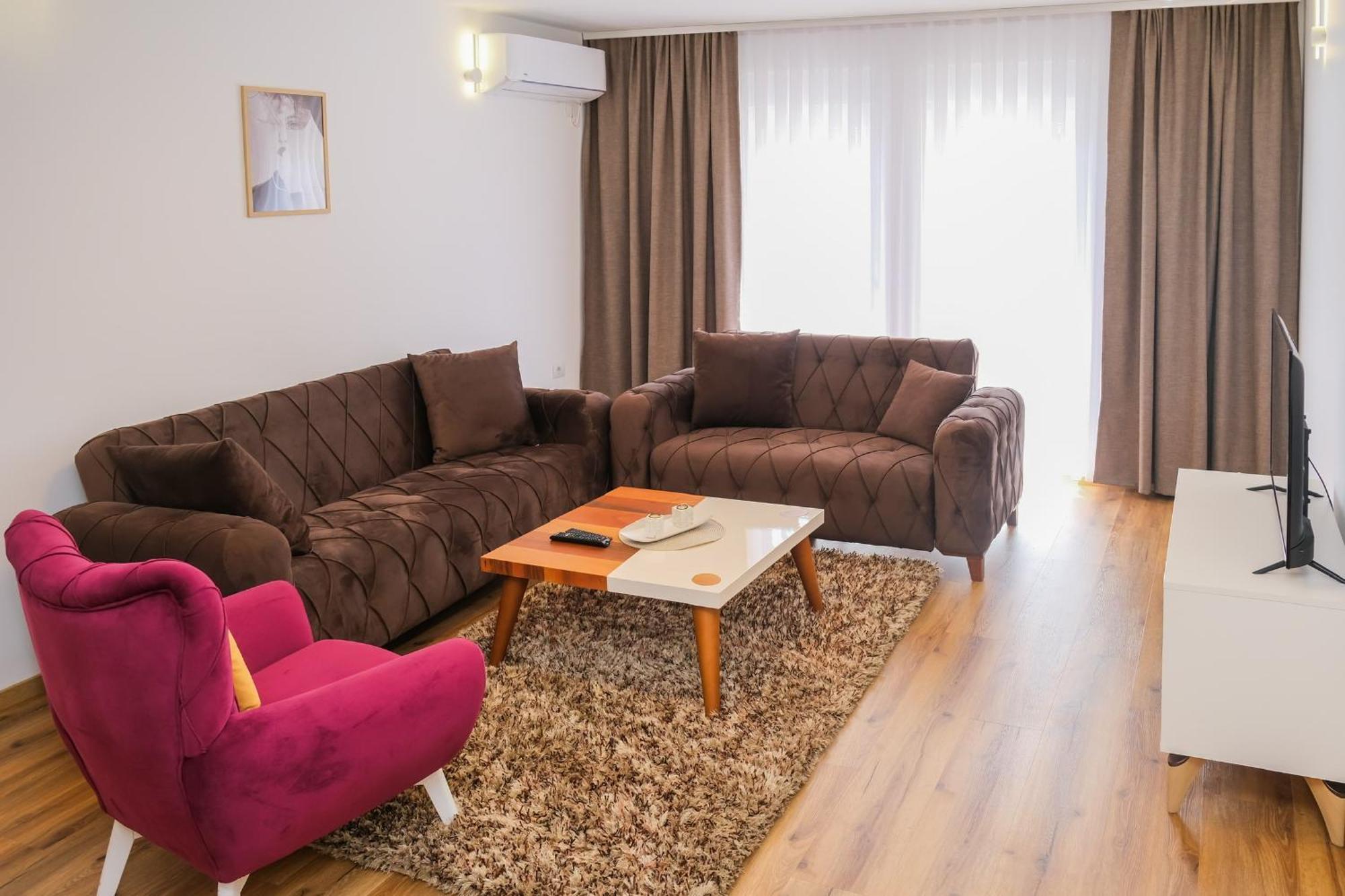 Nest Apartments Gjakova Экстерьер фото
